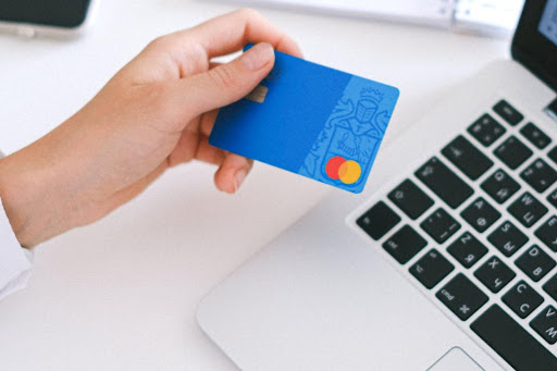 10 Simple Tips to Save Money Online: From Discount Codes to Cashback Websites